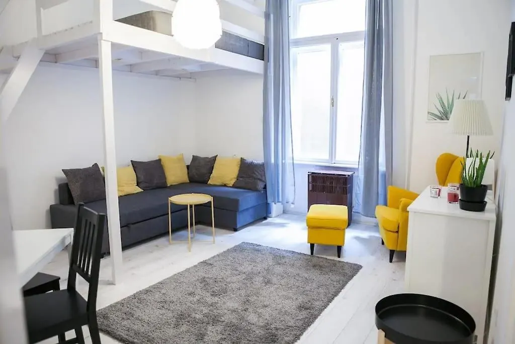 Central 30M2 A/C Apartment, 3 Min From Ny Cafe Budapest Apartment